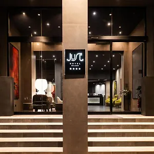 https://augustus-milan.italymilanhotels.net